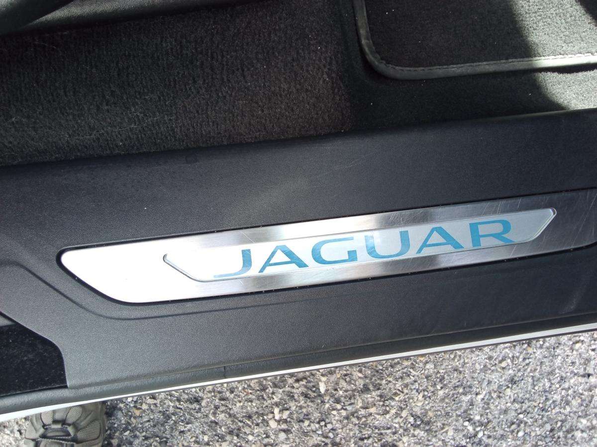 jaguar-f-pace-2018-diesel-1999cc