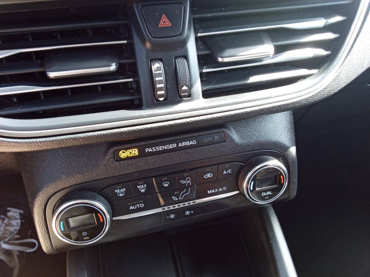 ford-focus-2022-diesel-1499cc