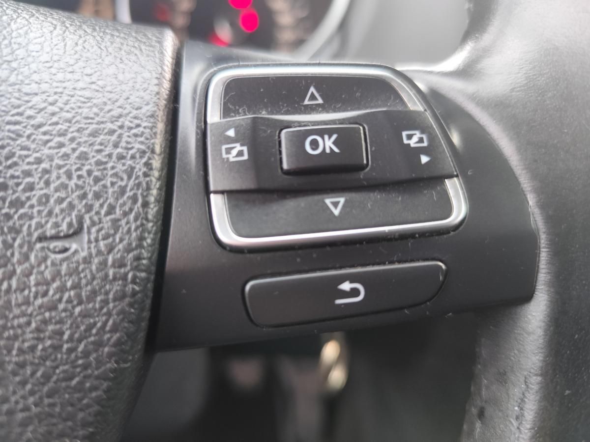 volkswagen-golf-2011-diesel-1598cc