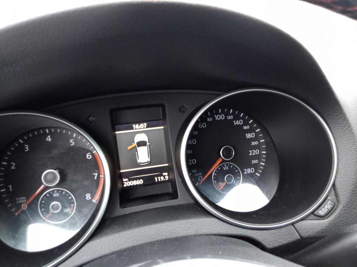 volkswagen-golf-2011-gasolina-1984cc