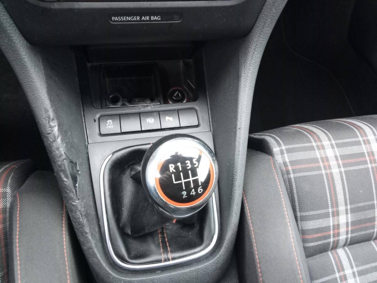 volkswagen-golf-2011-gasolina-1984cc