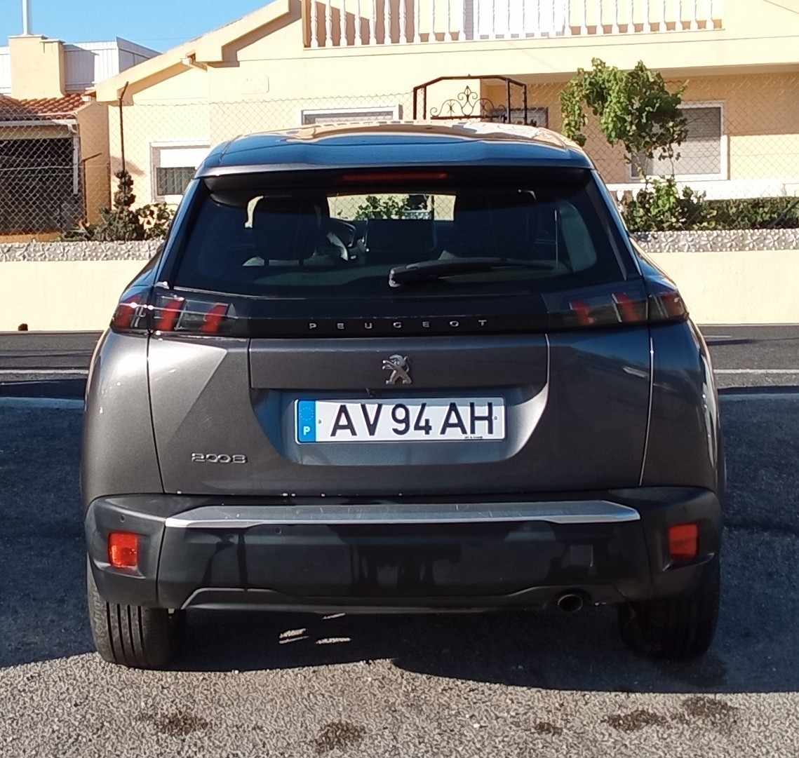 peugeot-2008-2022-gasolina-1199cc