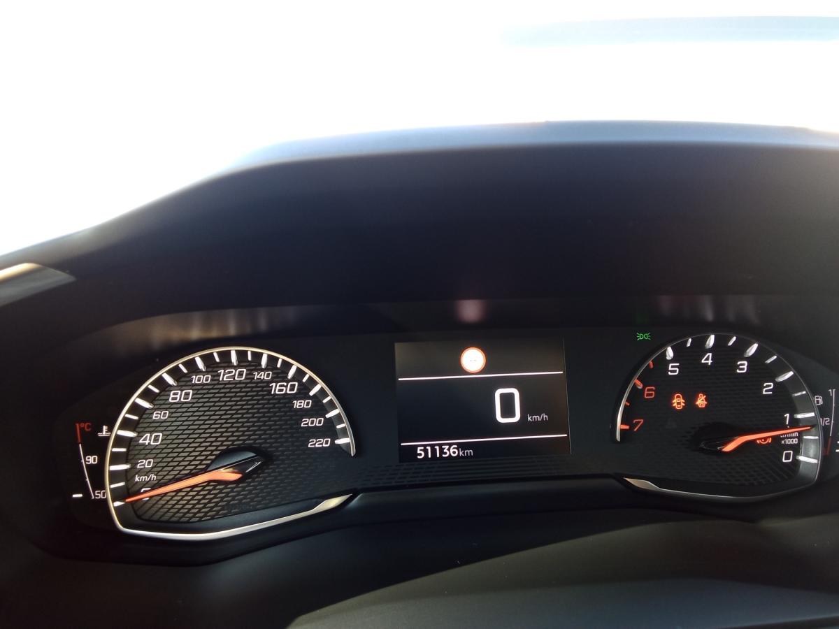 peugeot-2008-2022-gasolina-1199cc