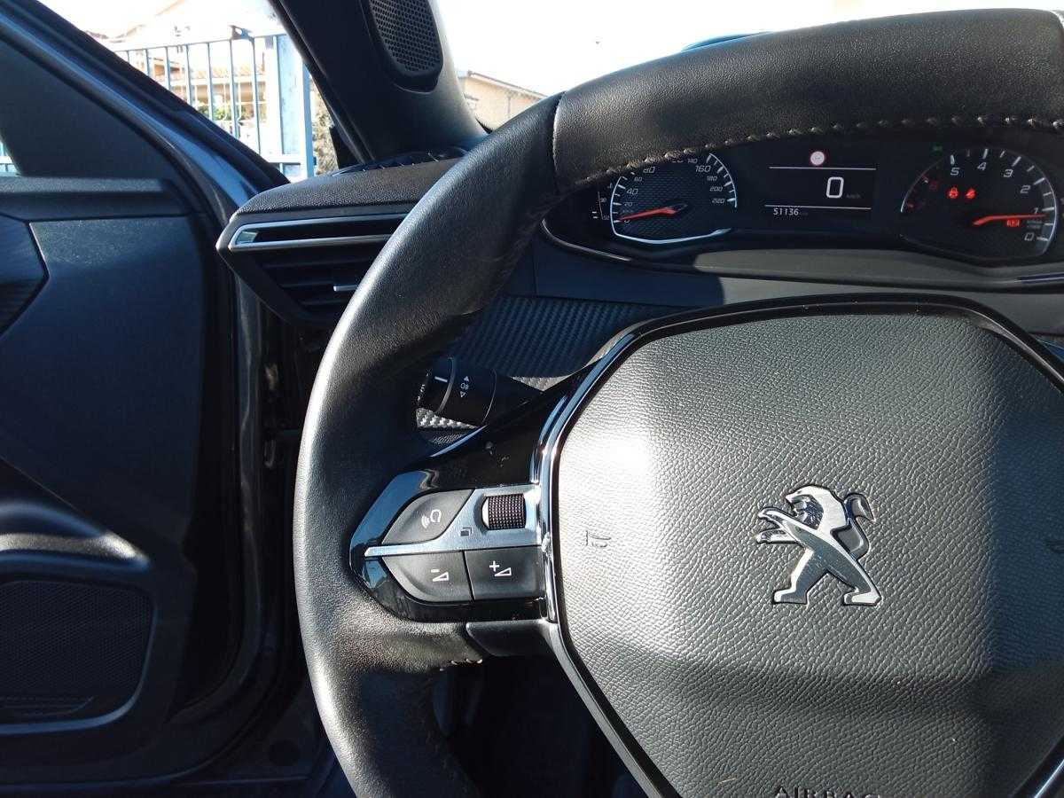 peugeot-2008-2022-gasolina-1199cc