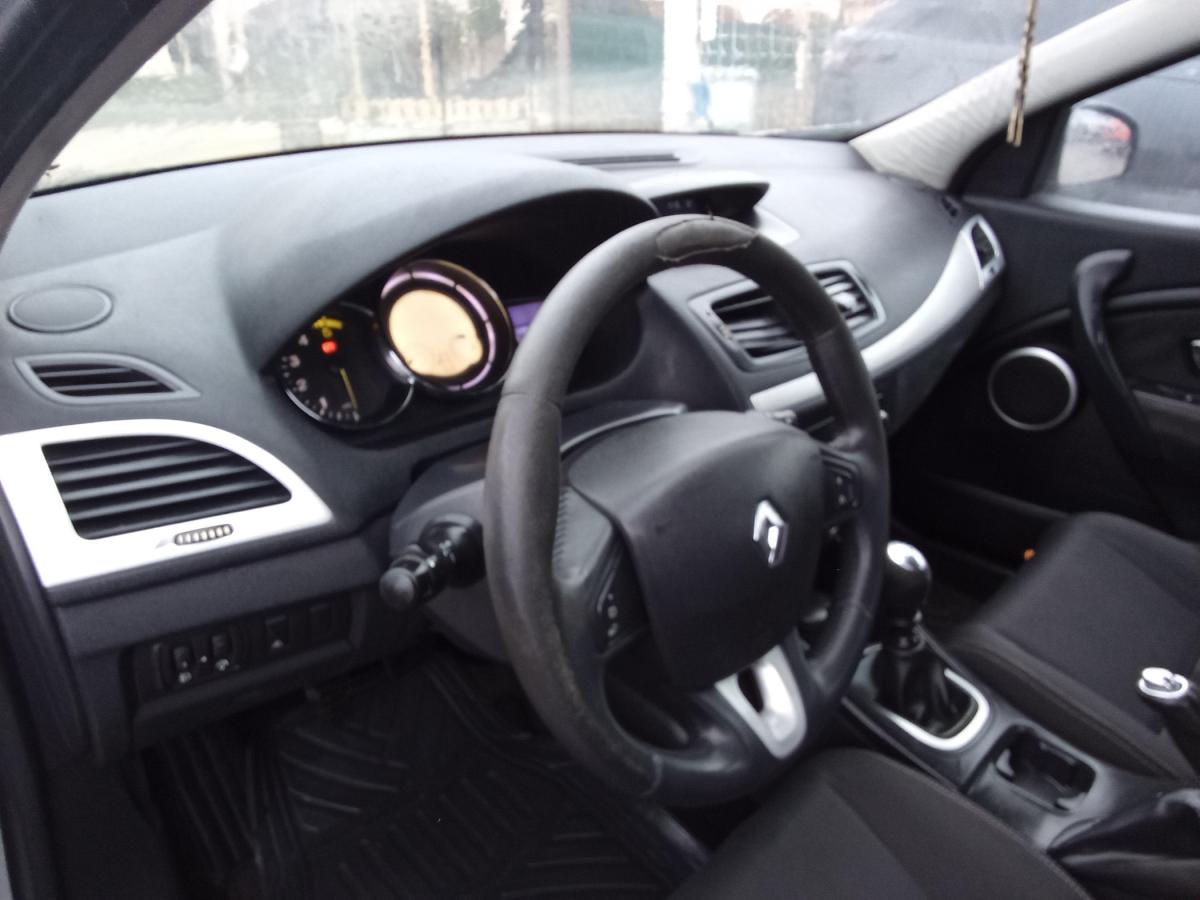 renault-megane-sport-tourer-2010-diesel-1461cc