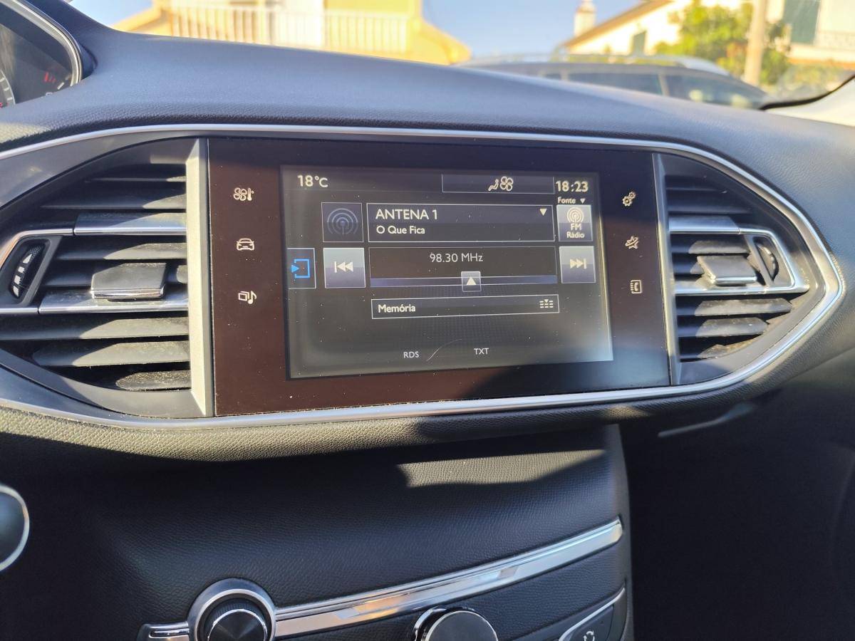 peugeot-308-sw-2016-gasolina-1199cc