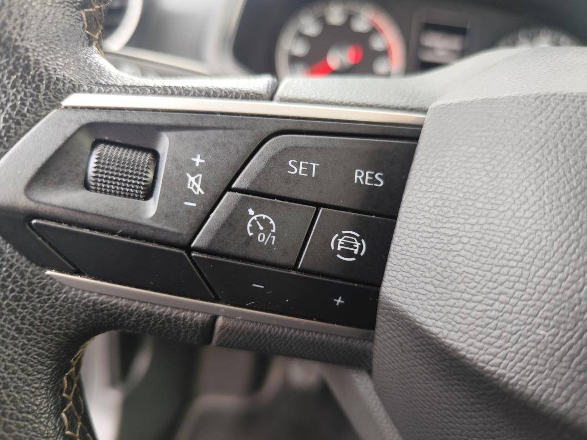 seat-arona-2023-gasolina-999cc