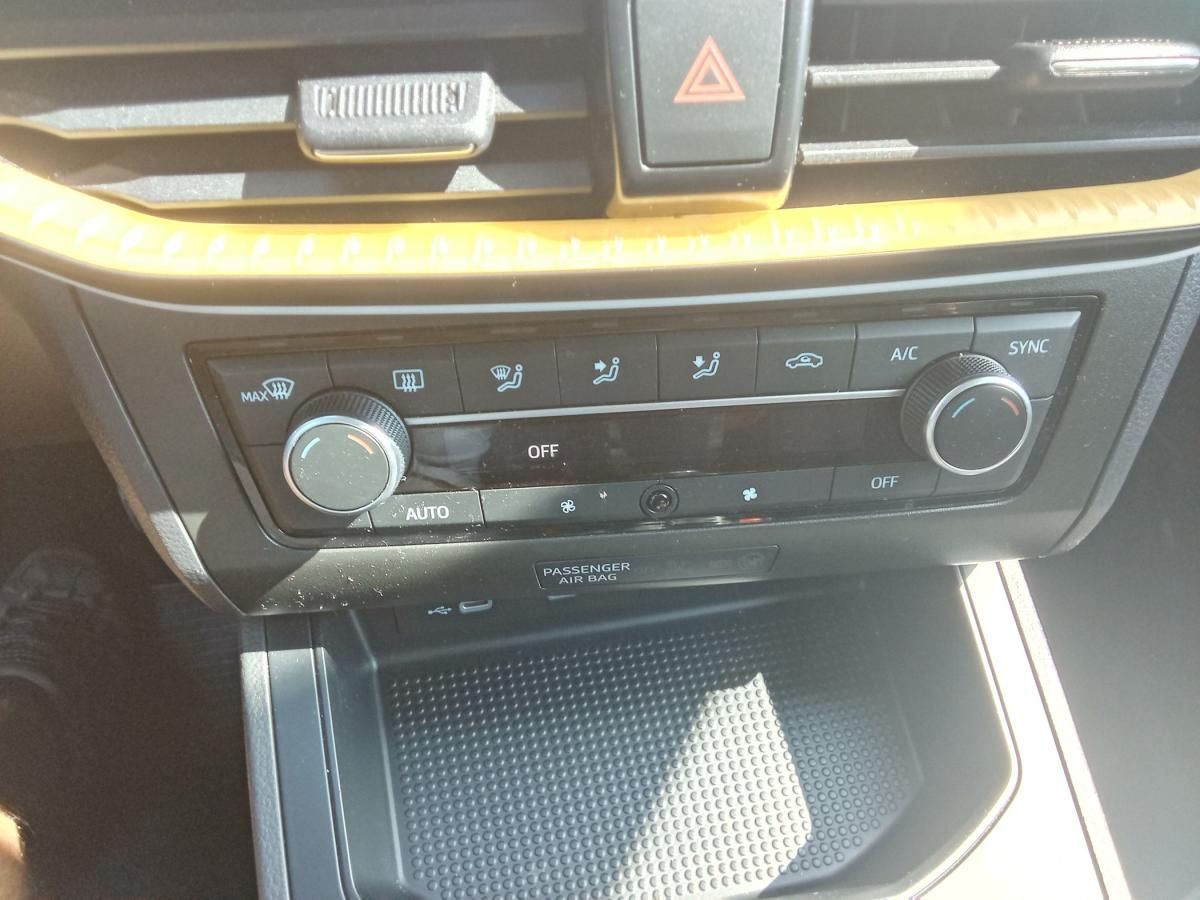 seat-ibiza-2023-gasolina-999cc