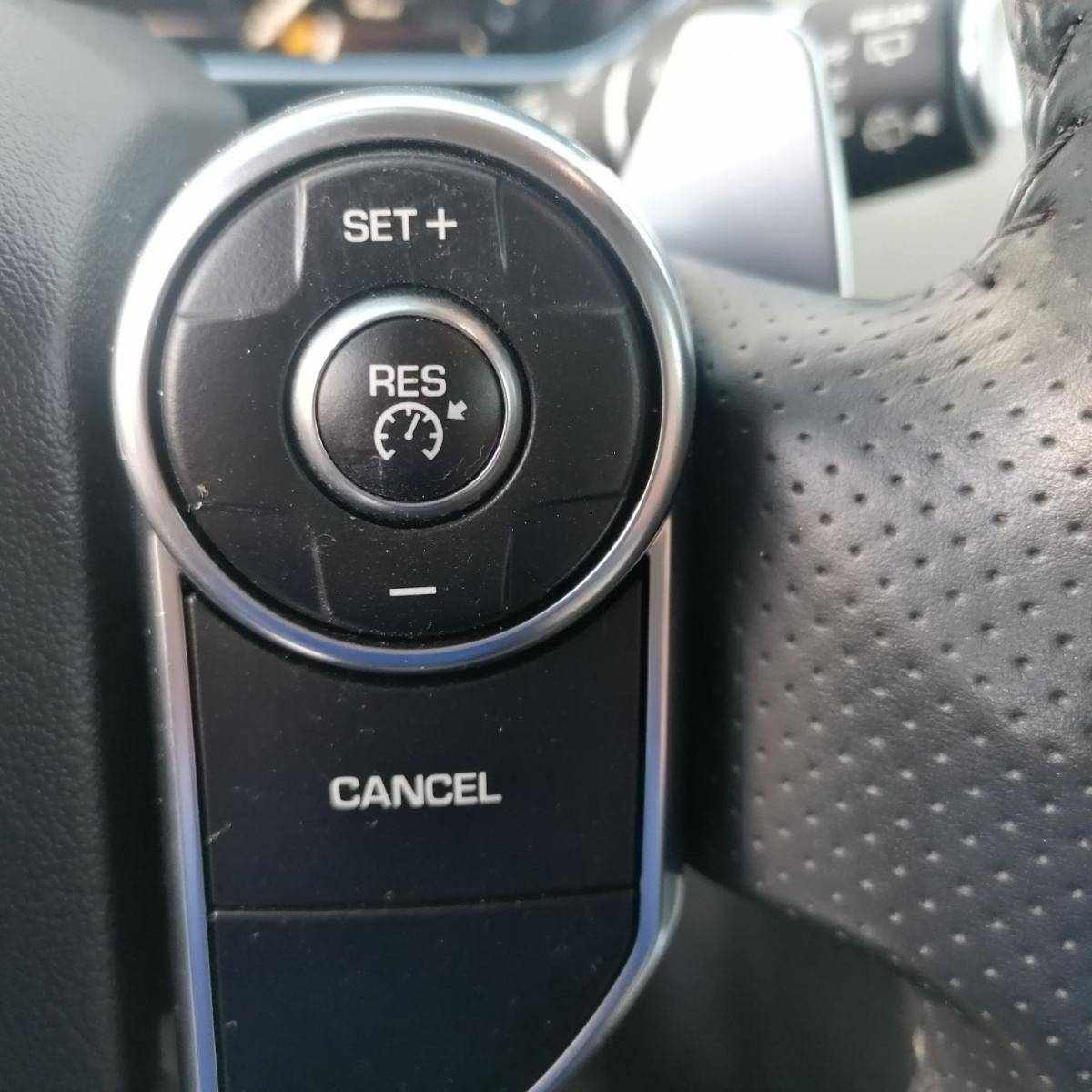 land-rover-range-rover-sport-2015-diesel-2993cc