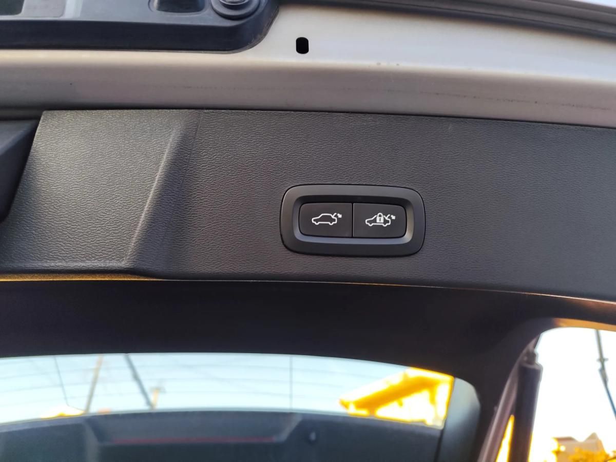volvo-xc40-2022-hibrido-a-gasolina-1477cc
