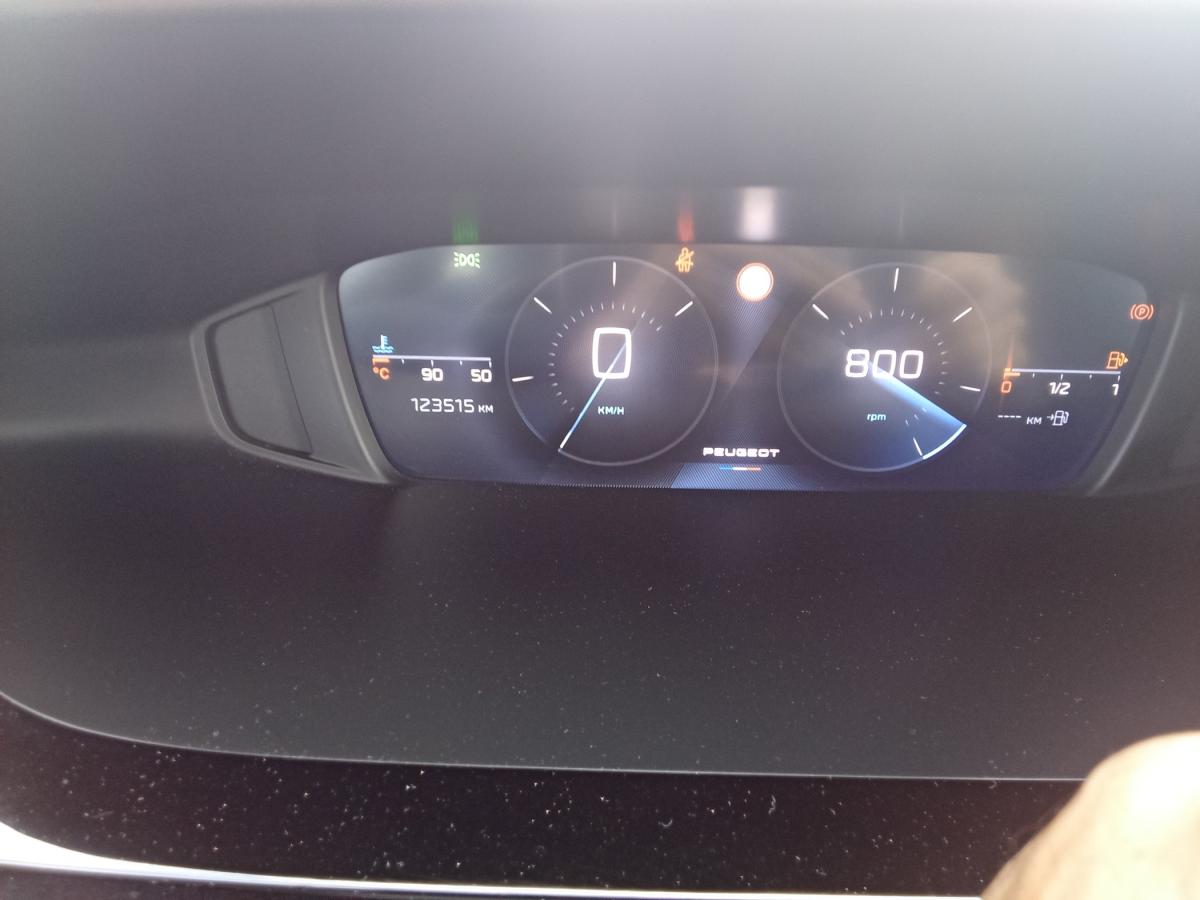 peugeot-308-sw-2022-diesel-1499cc
