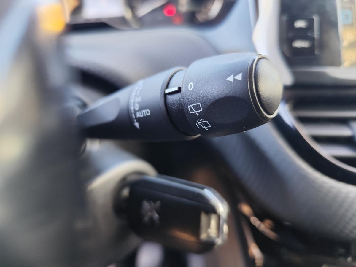 peugeot-2008-2015-gasolina-1199cc
