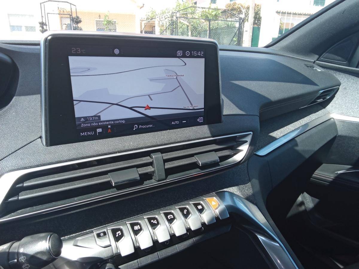 peugeot-5008-2018-diesel-1499cc