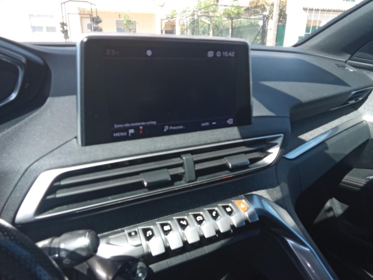 peugeot-5008-2018-diesel-1499cc