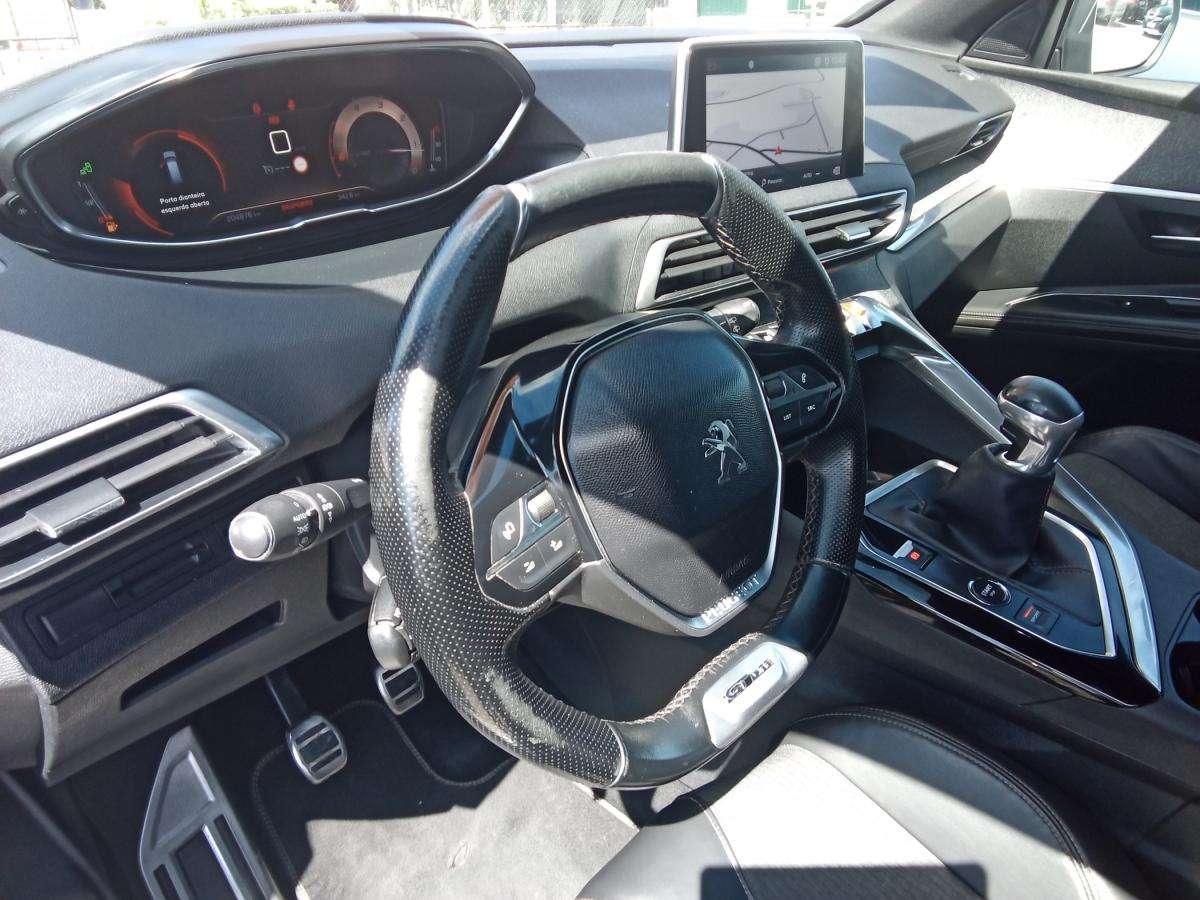 peugeot-5008-2018-diesel-1499cc