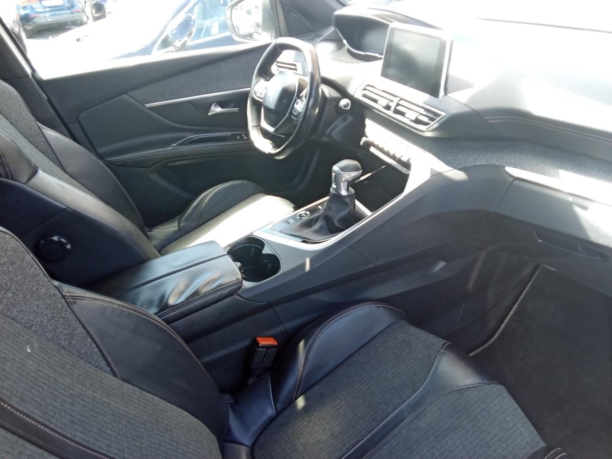 peugeot-5008-2018-diesel-1499cc