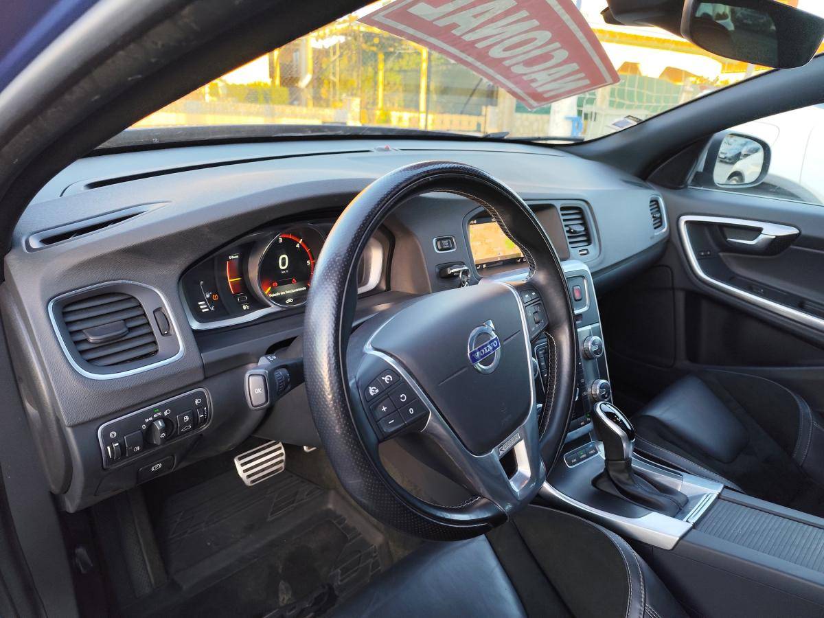 volvo-v60-2017-hibrido-a-diesel-2400cc