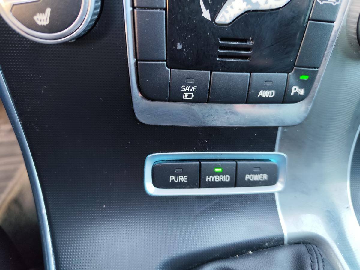 volvo-v60-2017-hibrido-a-diesel-2400cc