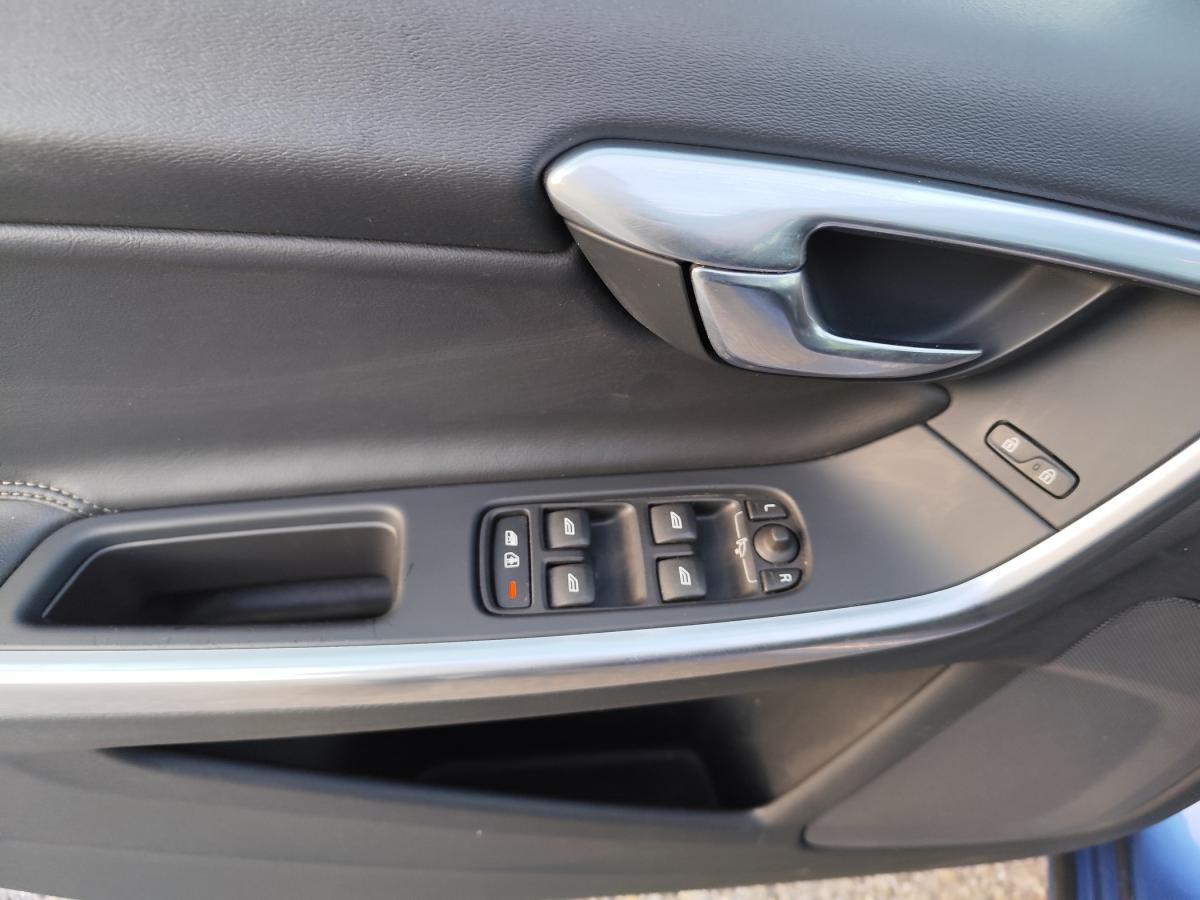volvo-v60-2017-hibrido-a-diesel-2400cc