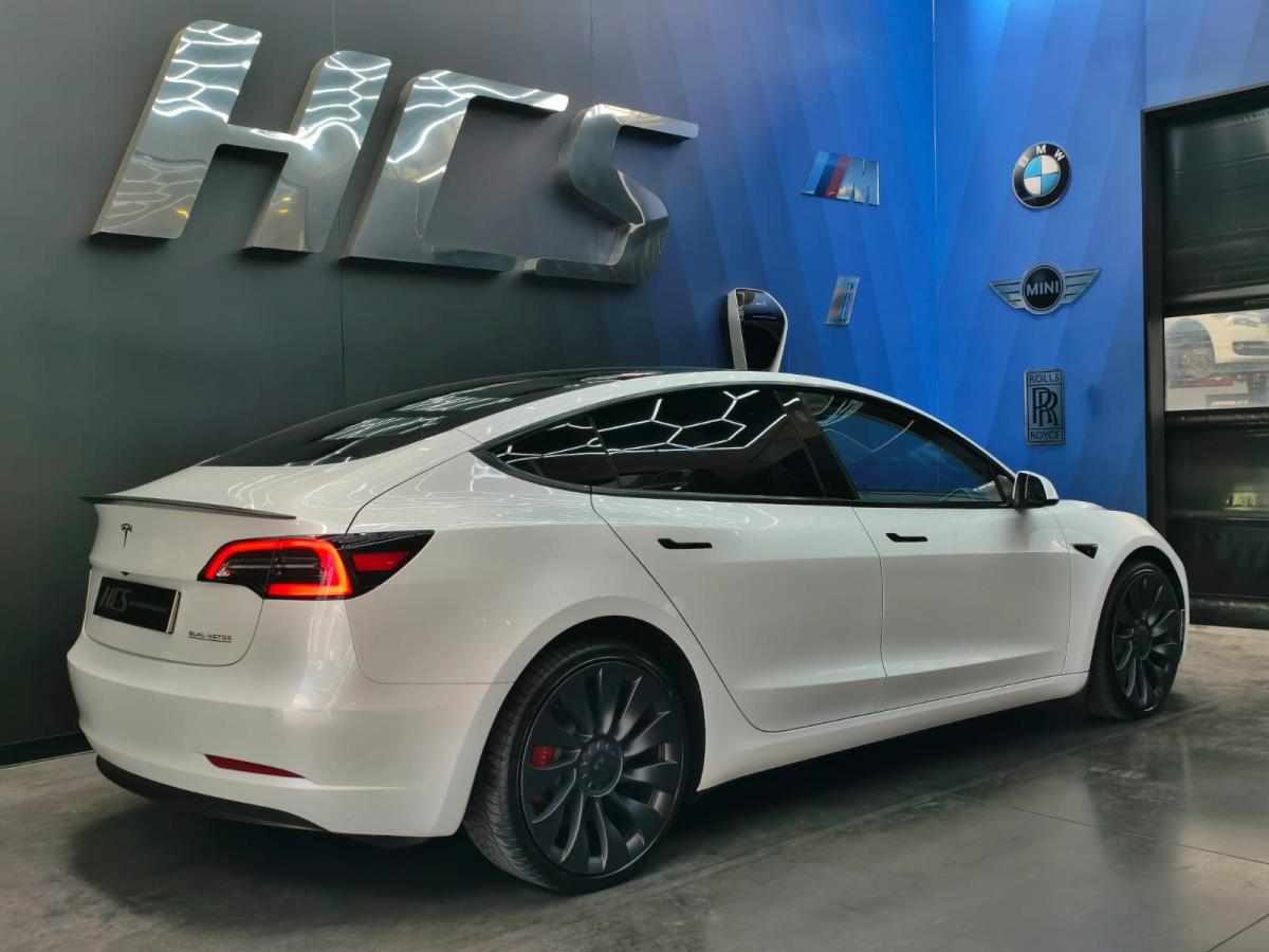 tesla-model-3-performance-2023-eletrico