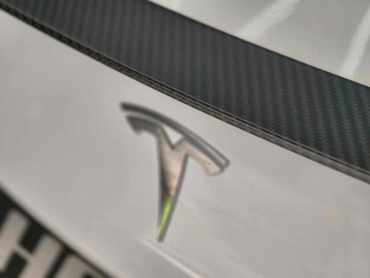 tesla-model-3-performance-2023-eletrico