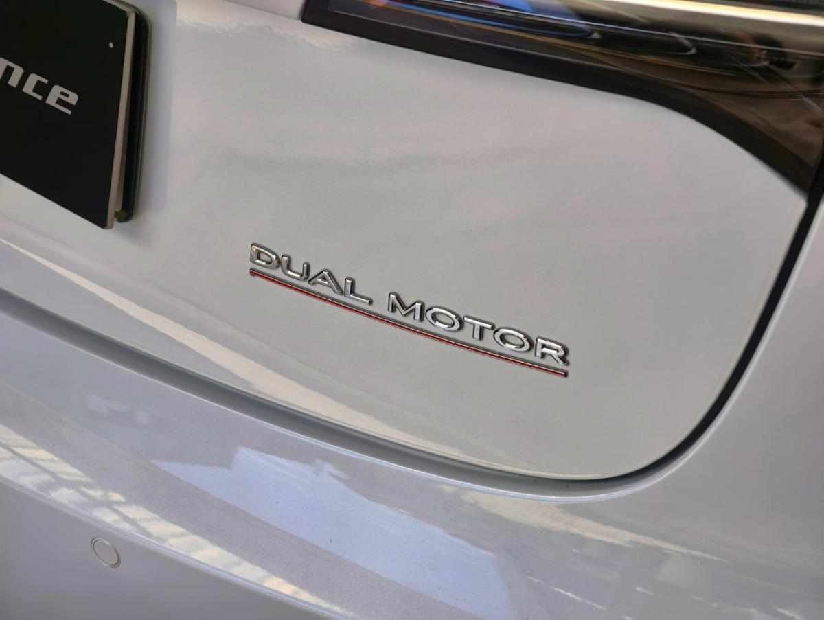 tesla-model-3-performance-2023-eletrico