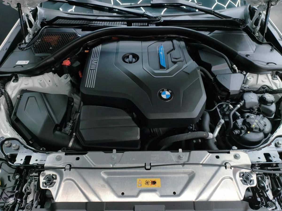 bmw-serie-3-330e-2025-hibrido-a-gasolina-1998cc