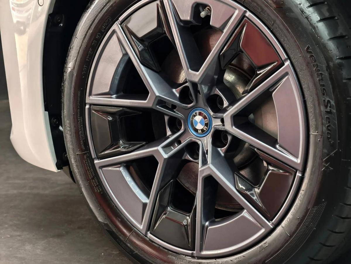 bmw-serie-i-i4-edrive40-2023-eletrico-0cc