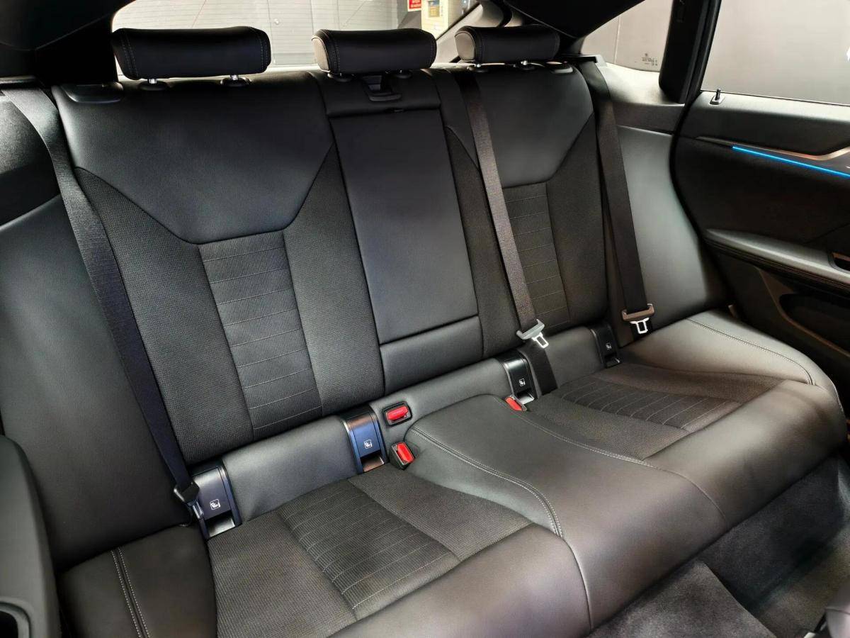 bmw-serie-i-i4-edrive40-2023-eletrico-0cc