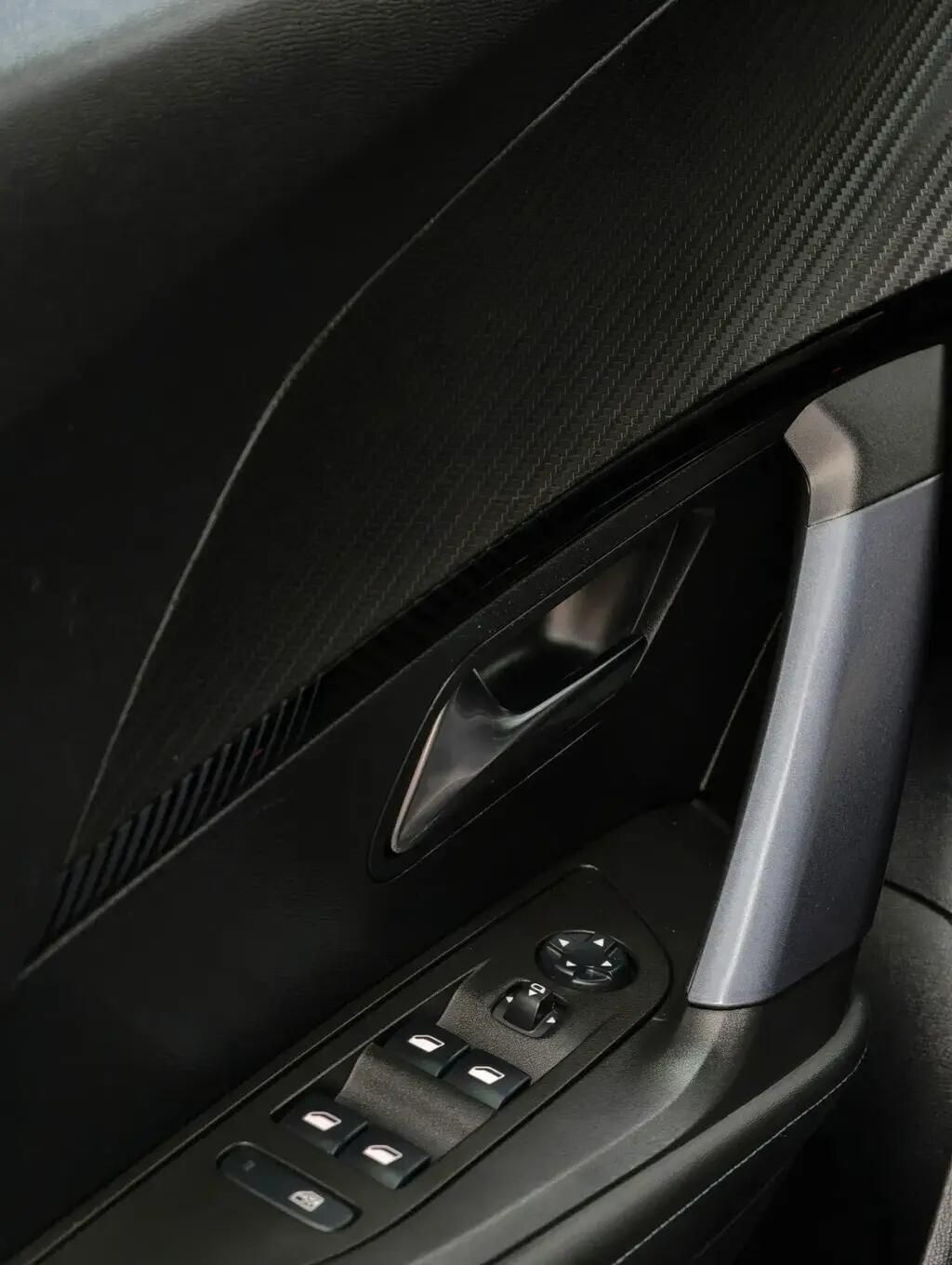peugeot-2008-2020-diesel-1499cc