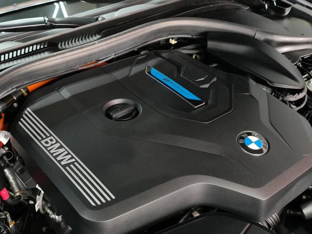 bmw-serie-5-2023-hibrido-a-gasolina-1998cc