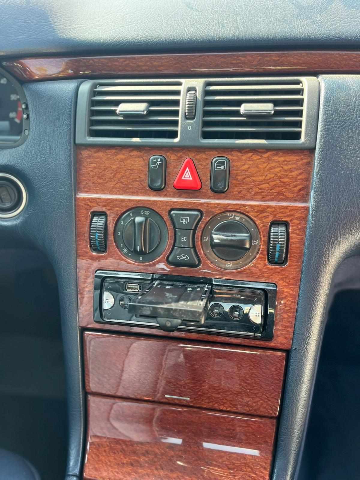 mercedes-benz-classe-e-e-220-d-1997-diesel-2155cc