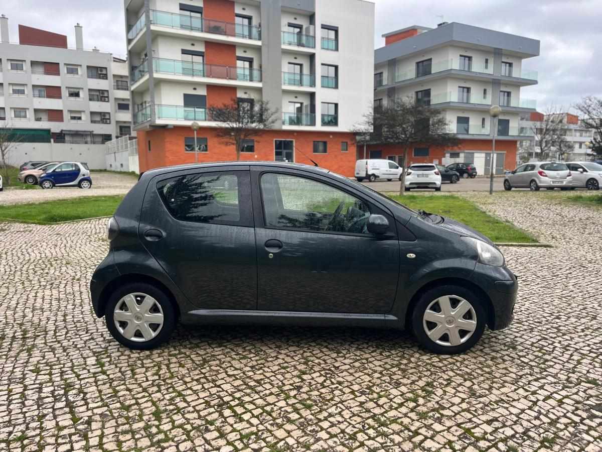 toyota-aygo-1-0-vvt-i-2011-gasolina-998cc