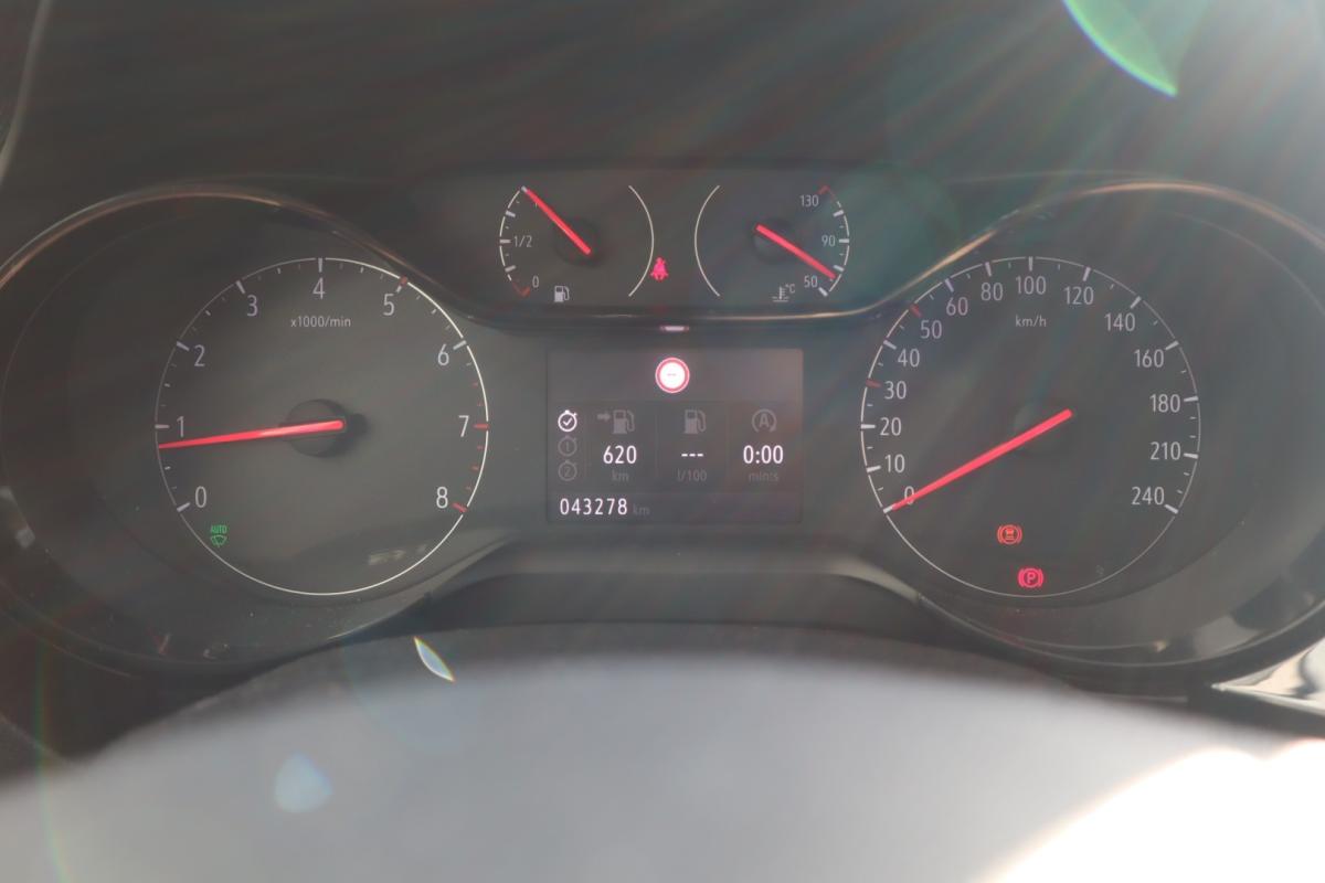 opel-corsa-2023-gasolina-1199cc