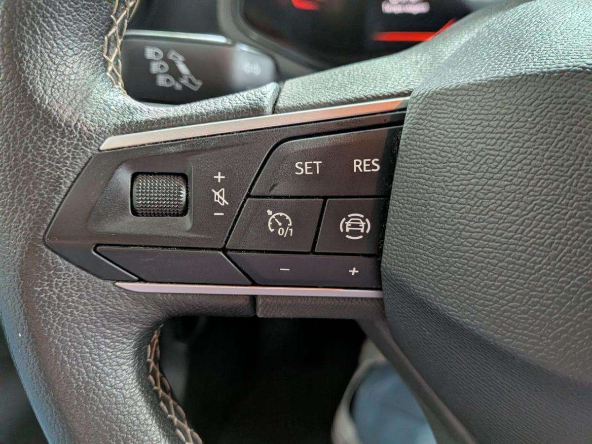 seat-arona-2023-gasolina-999cc