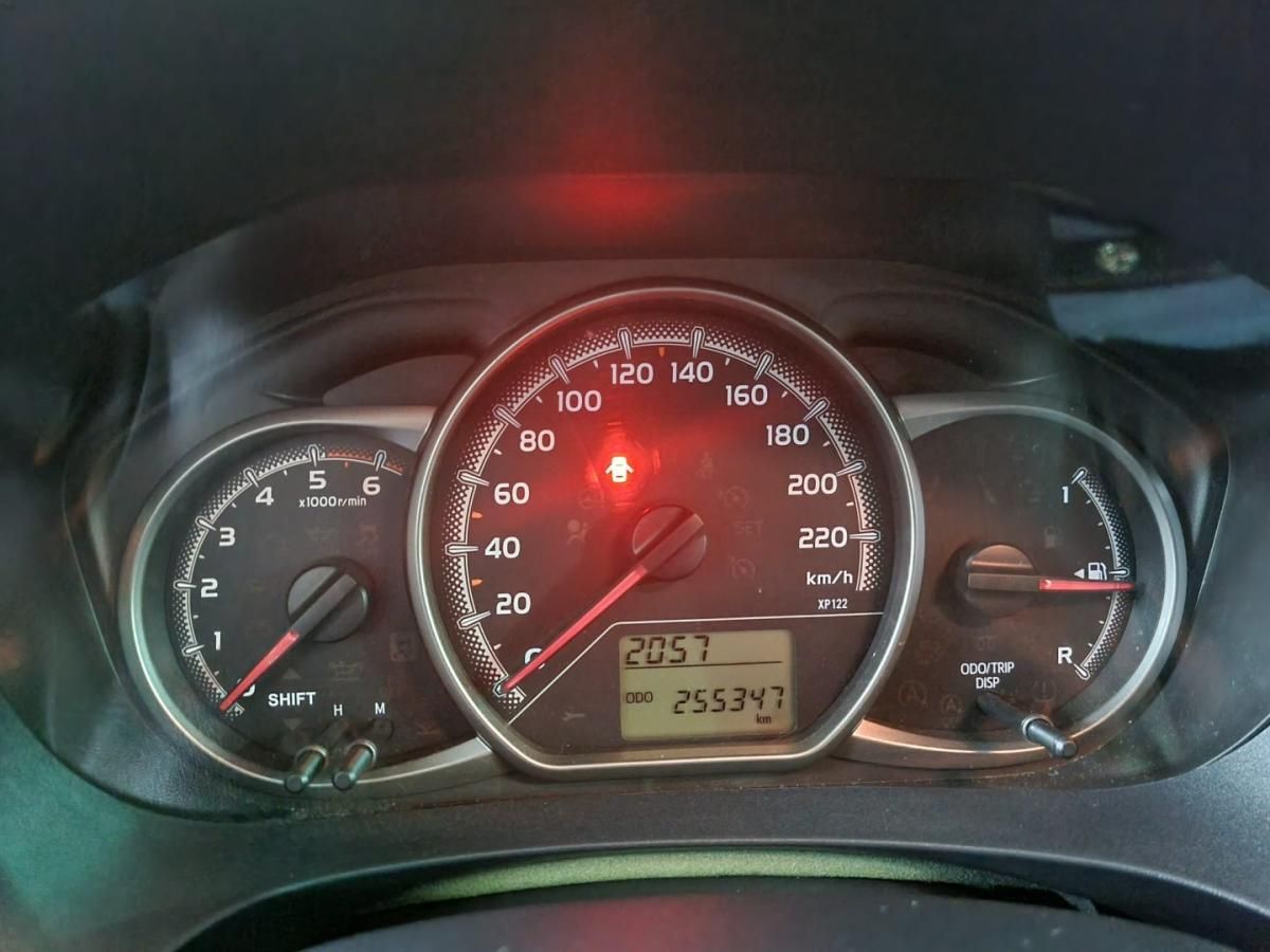 toyota-yaris-2015-diesel-1364cc