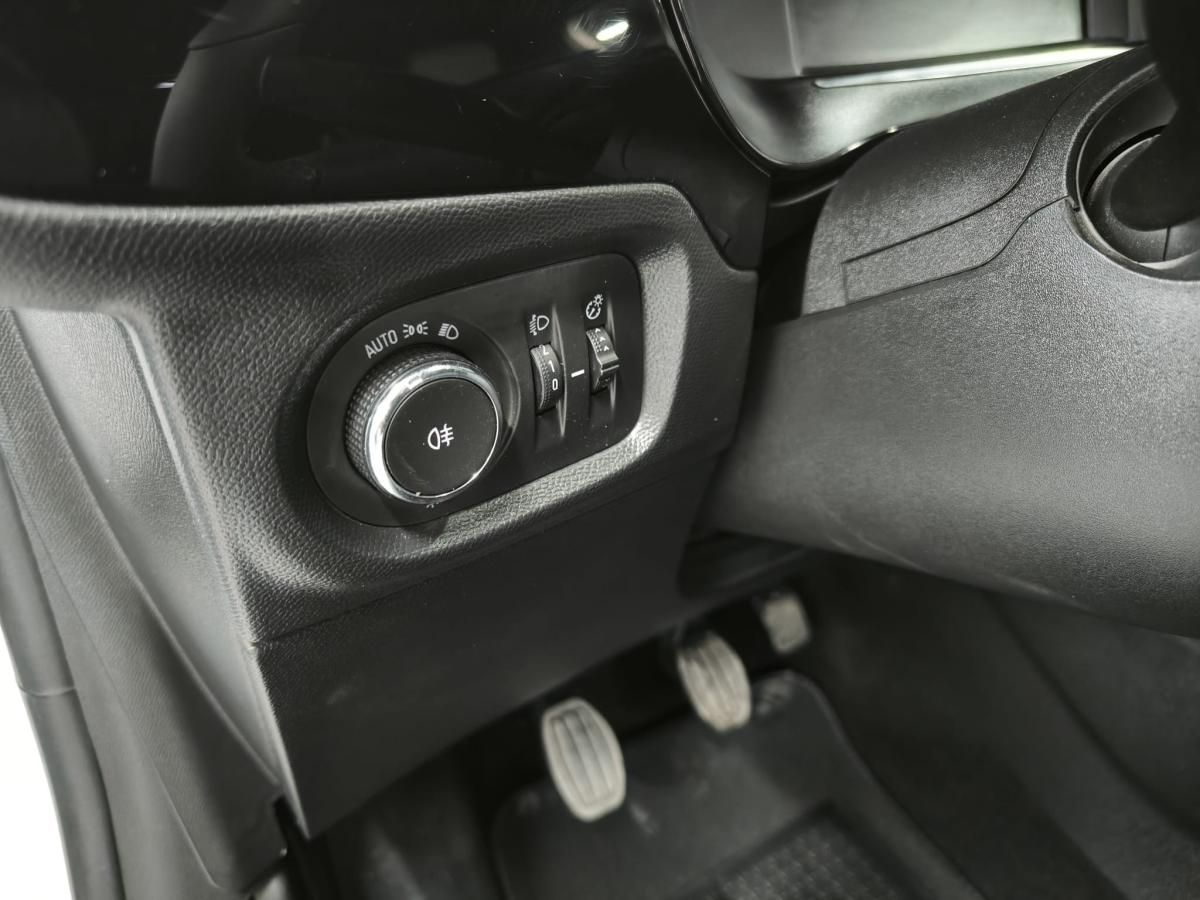 opel-corsa-2025-gasolina-1199cc