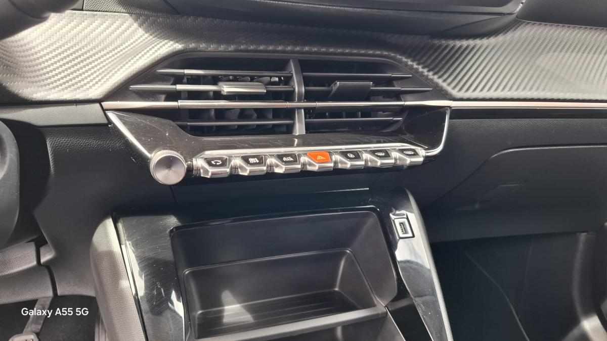 peugeot-208-1-5-bluehdi-2022-diesel-1499cc