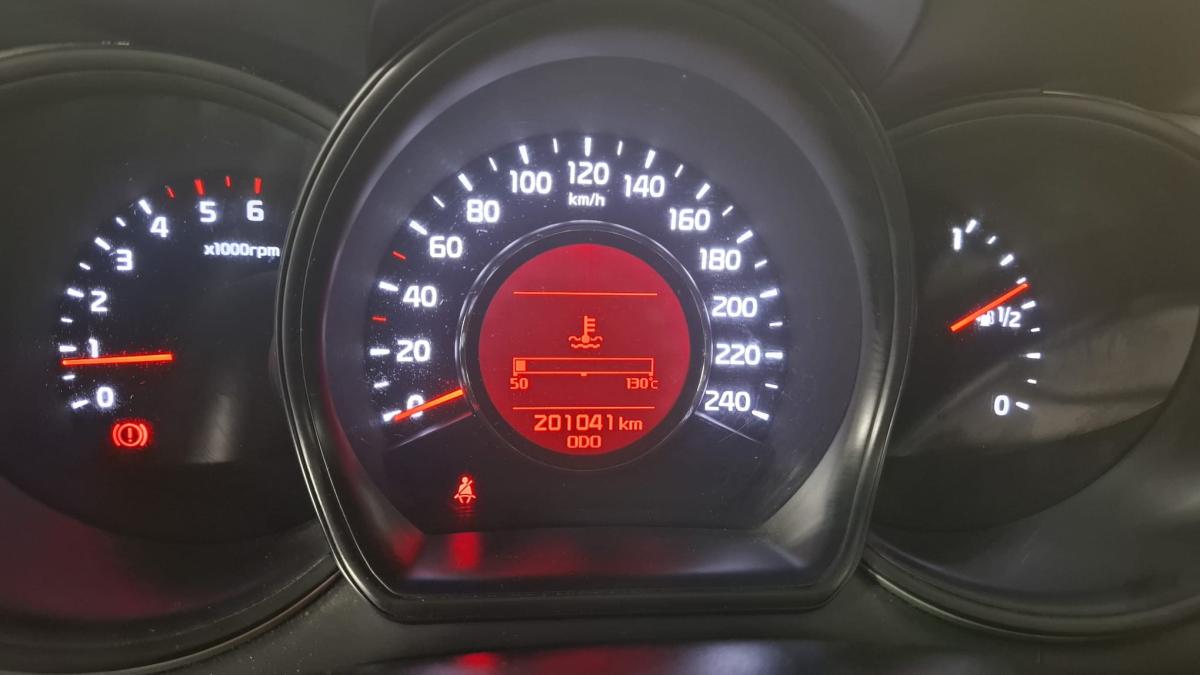 kia-ceed-sw-2013-diesel-1582cc