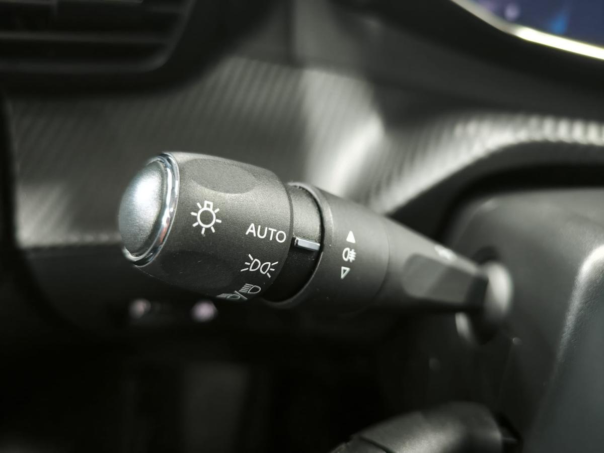 peugeot-208-2021-gasolina-1199cc