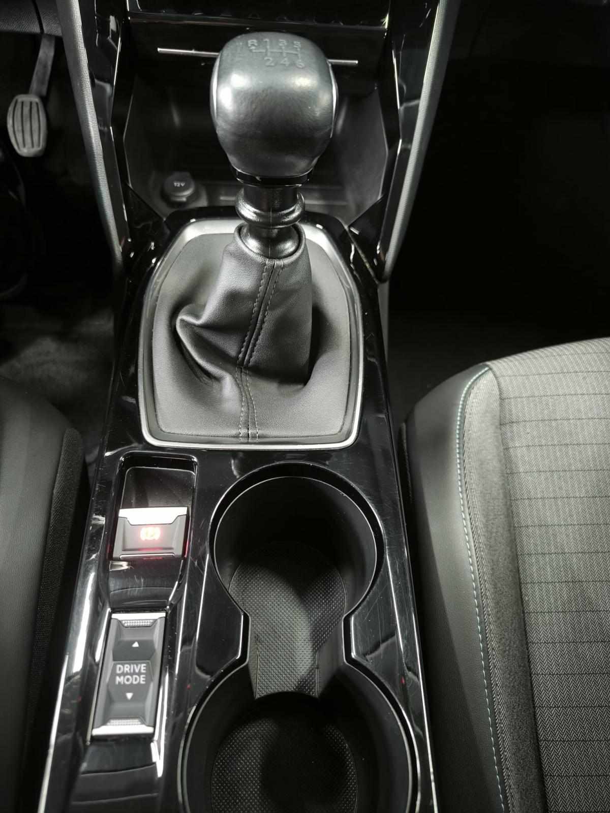 peugeot-208-2021-gasolina-1199cc