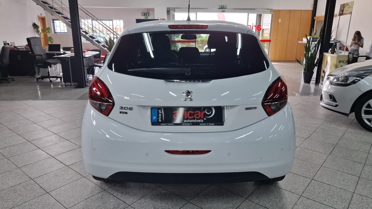 peugeot-208-2016-gasolina-1199cc