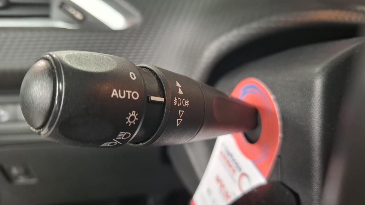 peugeot-208-2016-gasolina-1199cc