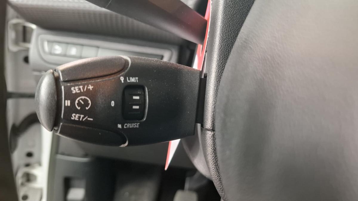 peugeot-208-2016-gasolina-1199cc