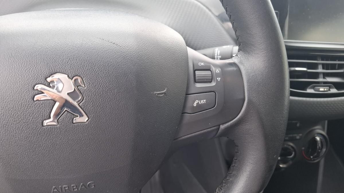 peugeot-208-2016-gasolina-1199cc