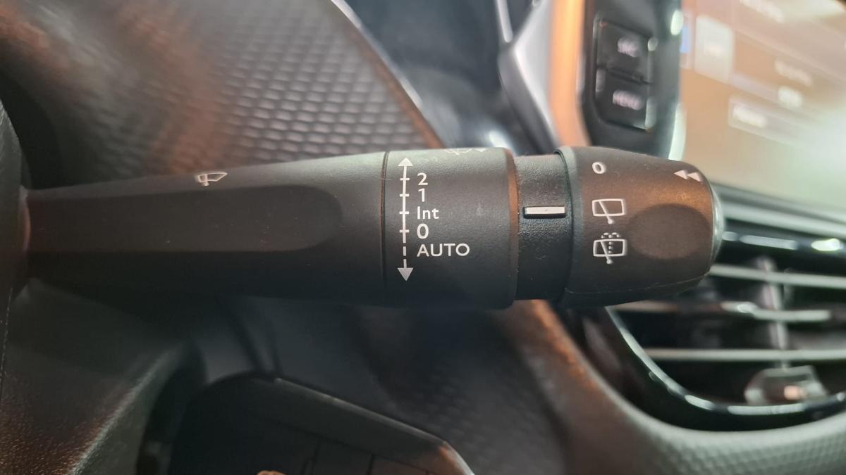 peugeot-208-2016-gasolina-1199cc