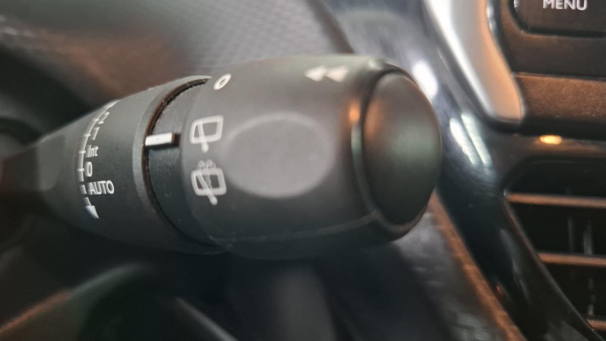 peugeot-208-2016-gasolina-1199cc