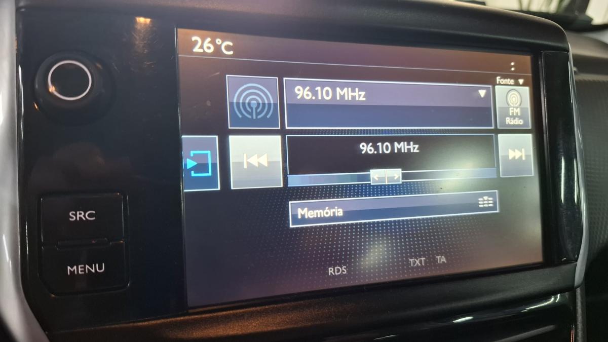peugeot-208-2016-gasolina-1199cc