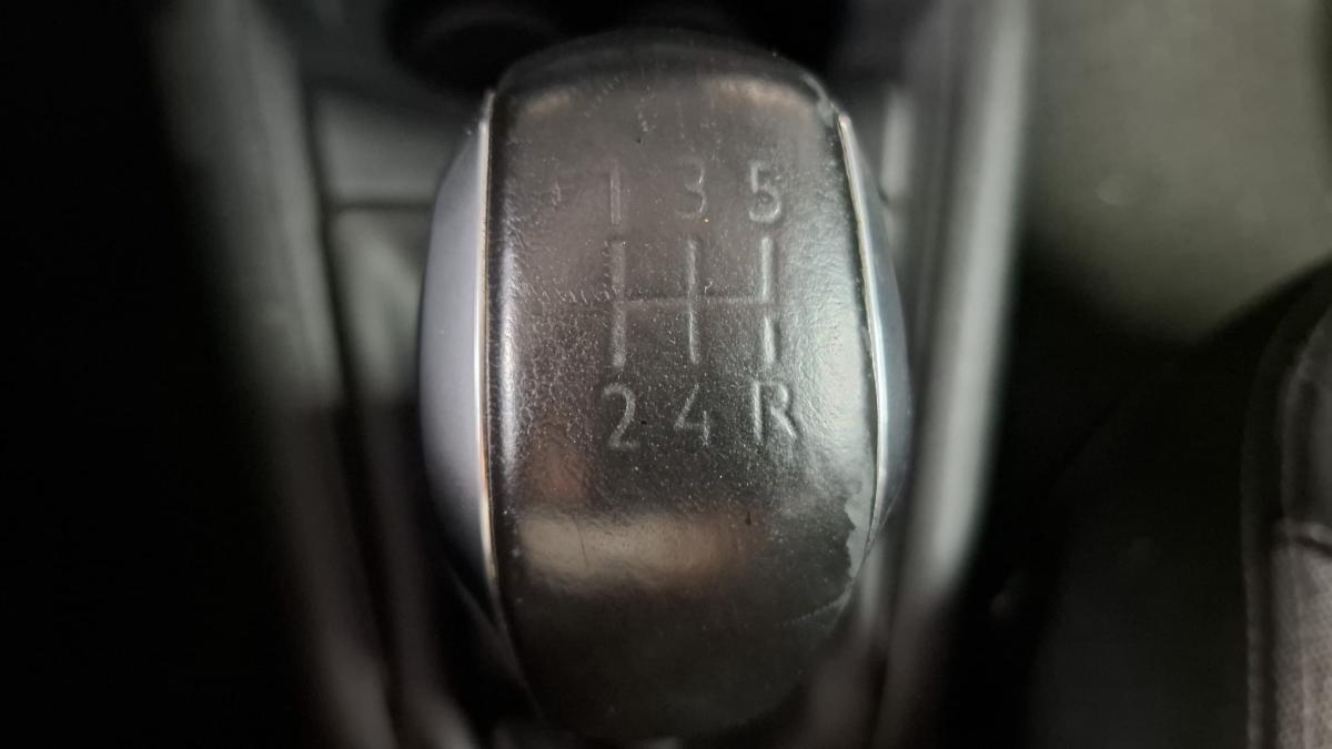 peugeot-208-2016-gasolina-1199cc