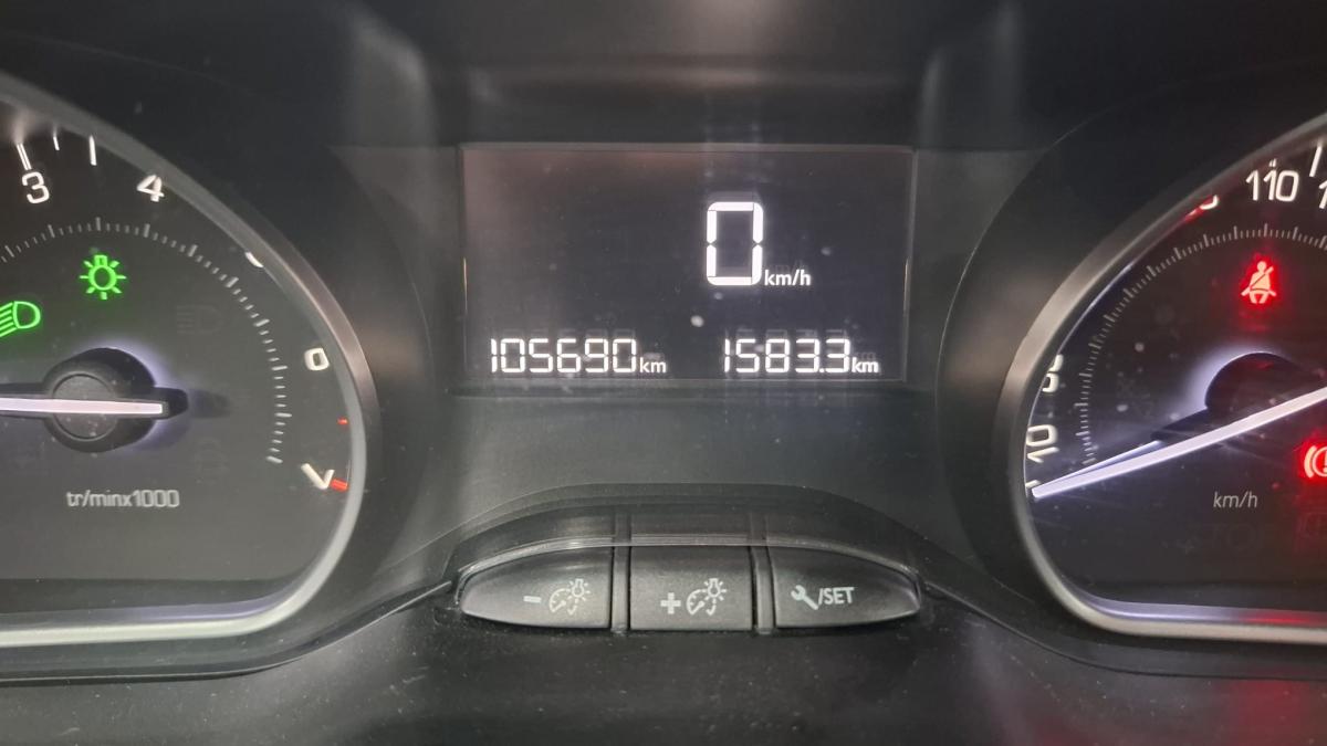 peugeot-208-2016-gasolina-1199cc